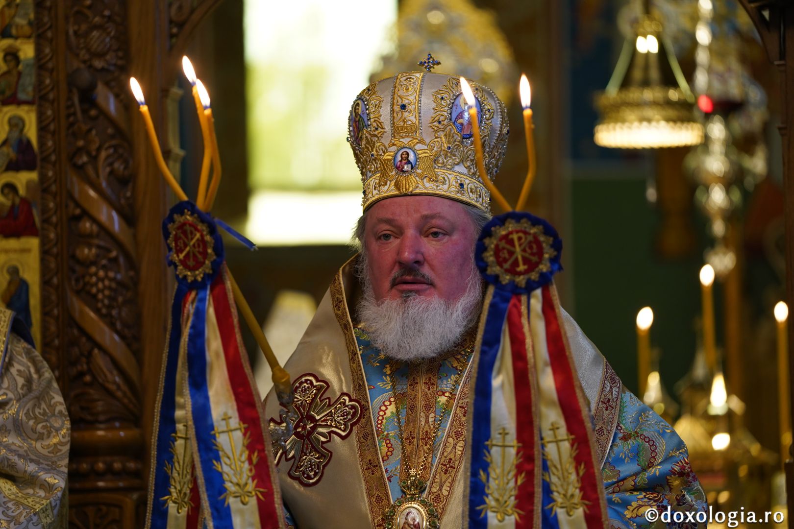 Parastas pentru duhovnicii din „Grădina cu sfinți”: PS Varlaam Ploieșteanul a slujit la Mănăstirea Sihăstria