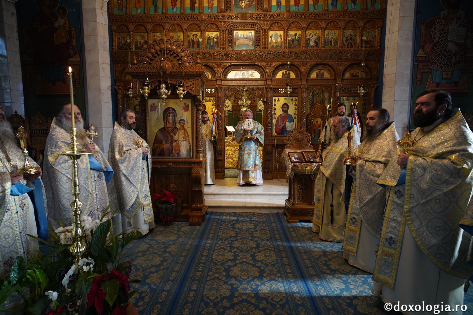 Parastas pentru duhovnicii din „Grădina cu sfinți”: PS Varlaam Ploieșteanul a slujit la Mănăstirea Sihăstria