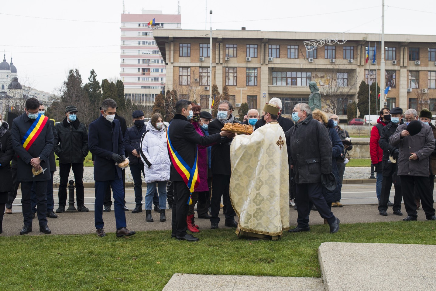 IPS Mitropolit Teofan: „E necesară încercarea noastră de a înțelege dorul și așteptarea celor care s-au jertfit în Decembrie 1989”