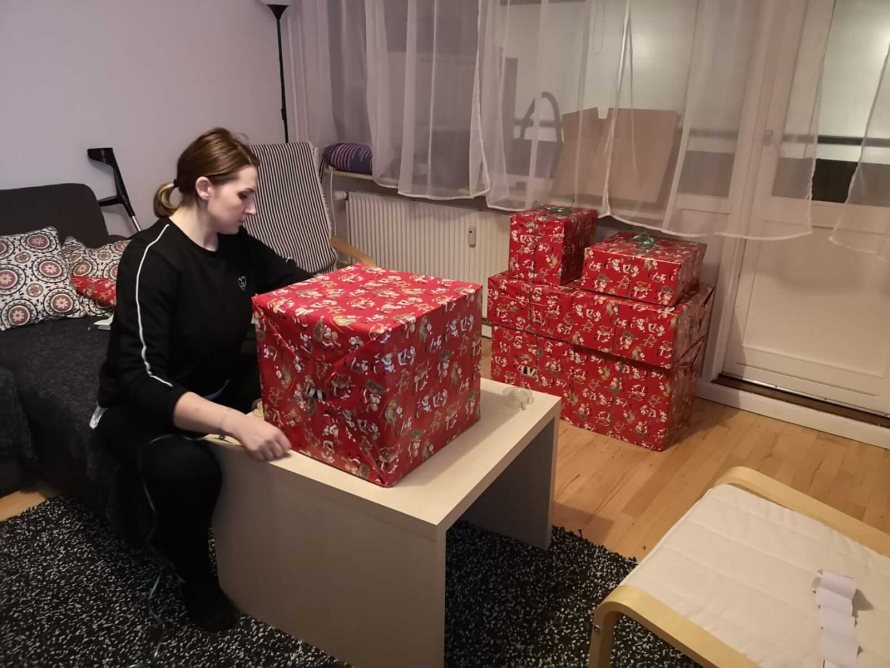 foto: basilica.ro / Episcopia Europei de Nord Daruri din Scandinavia pentru copiii de la Valea Plopului