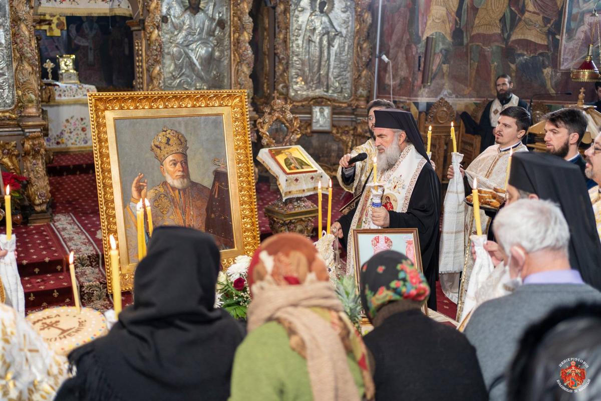 IPS Arhiepiscop Eftimie, pomenit la Catedrala Arhiepiscopală din Roman