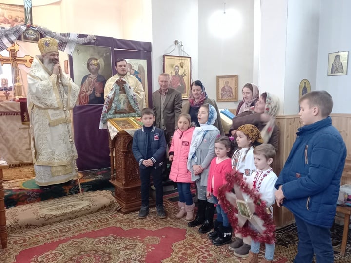 Liturghii arhiereşti în două parohii ale Episcopiei de Bălţi Liturghii arhiereşti în două parohii ale Episcopiei de Bălţi