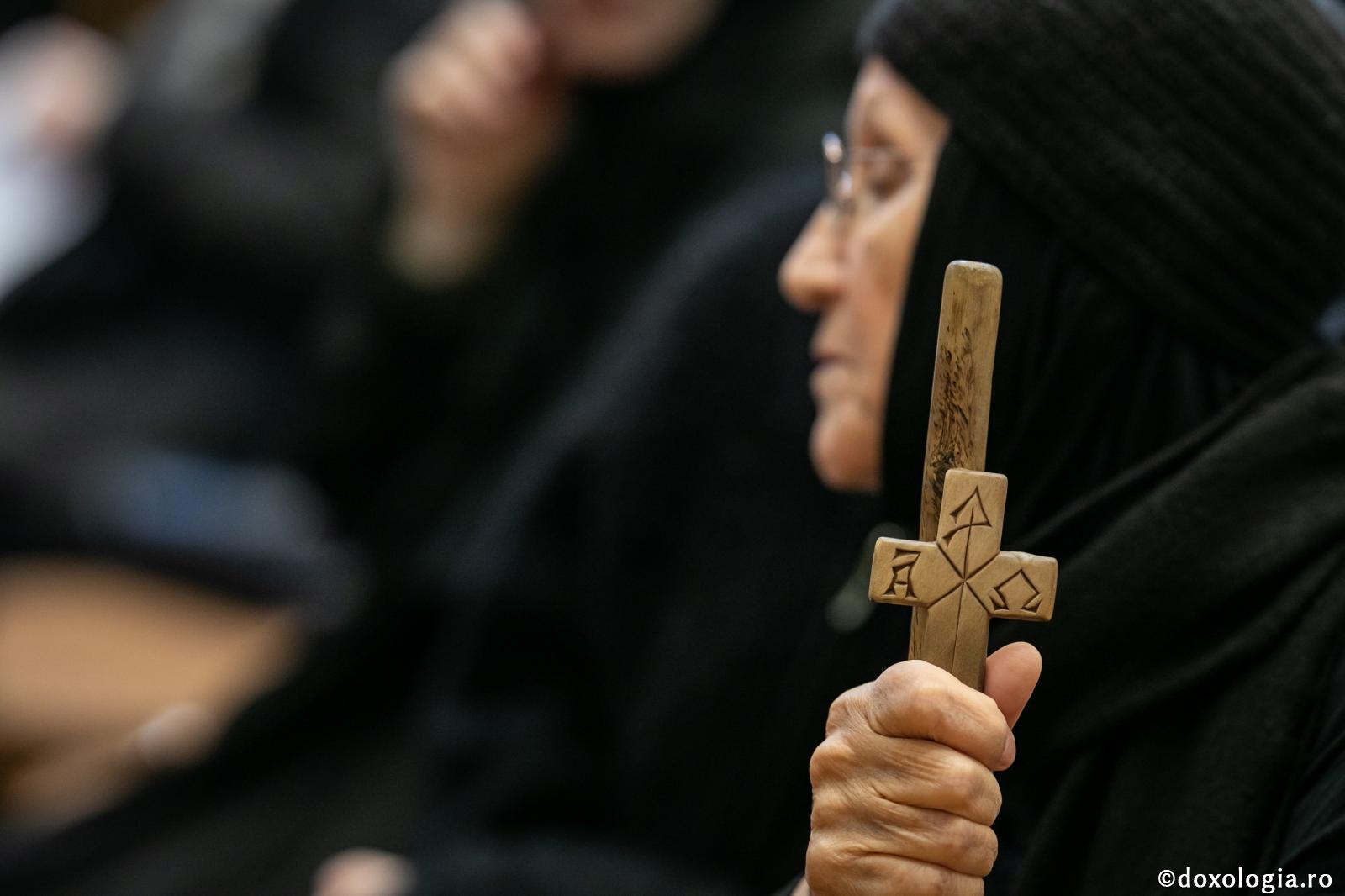 (Audio) Maica Siluana – Temeiul lumii – Jetfa Mielului