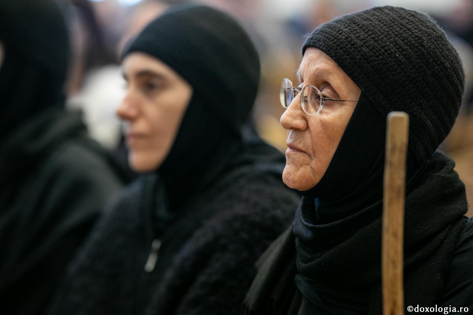 (Audio) Maica Siluana – Corzile durerii