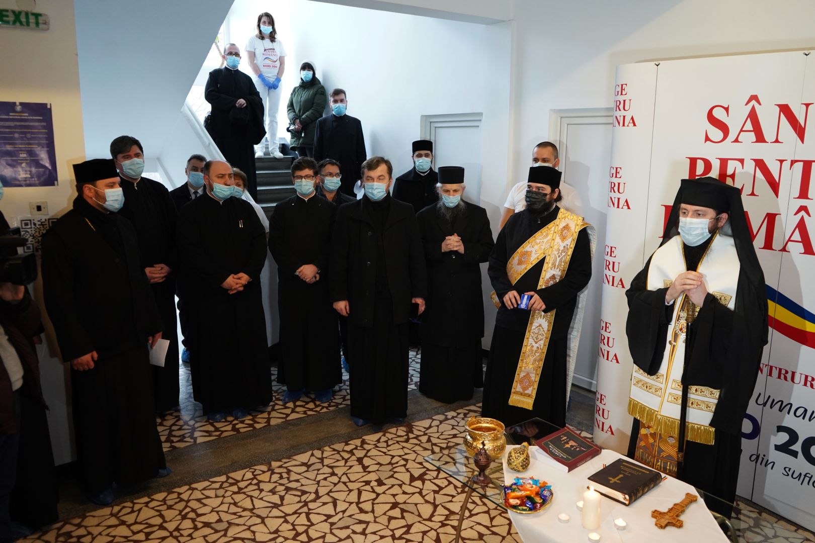 Preoți din Arhiepiscopia Sucevei și Rădăuților au donat sânge și plasmă convalescentă Covid-19 în cadrul Campaniei „Sânge pentru viață”