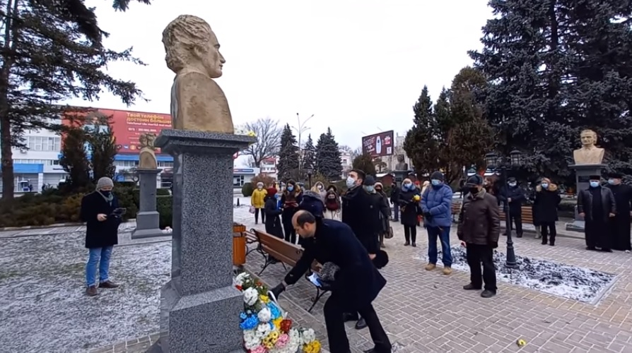 Poetul naţional Mihai Eminescu, omagiat la Bălţi