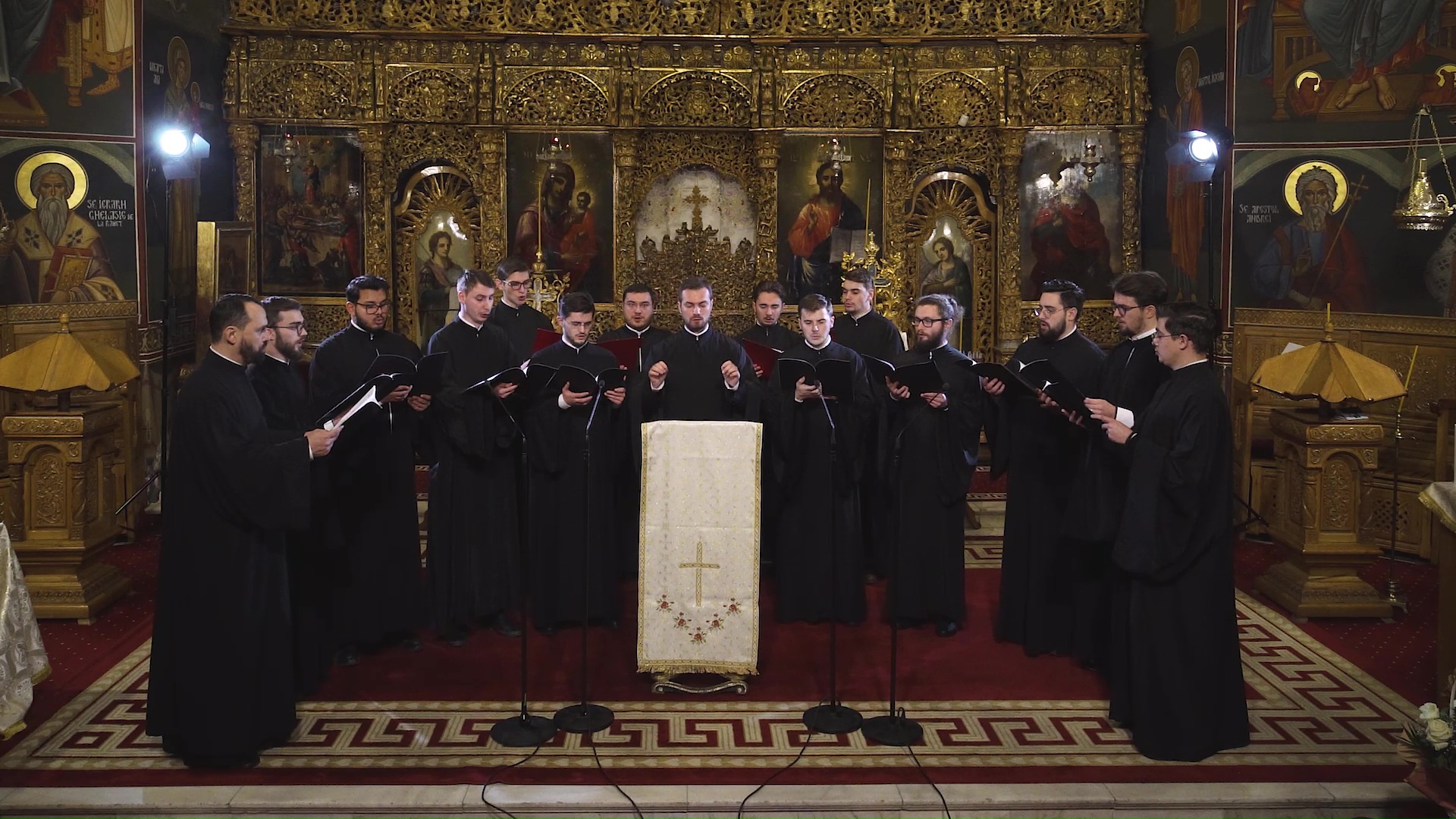 (Video) Corul Chivotul – „Stihirile Laudelor din slujba Sfântului Ierarh Iosif cel Milostiv, mitropolitul Moldovei, glas I” (Video) Corul Chivotul – „Stihirile Laudelor din slujba Sfântului Ierarh Iosif cel Milostiv, mitropolitul Moldovei, glas I”