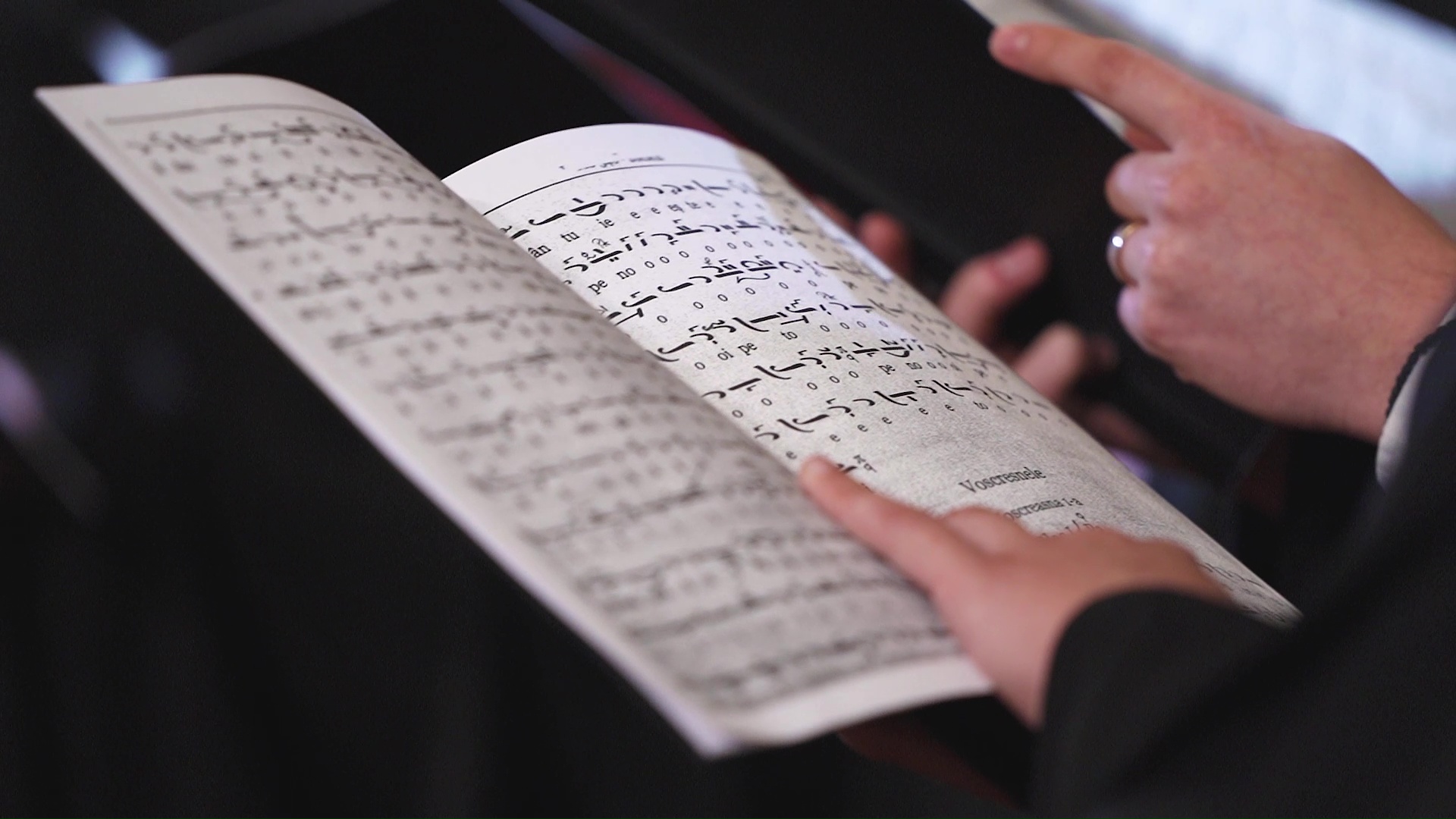 (Video) Corul Chivotul – „Slavă de după Polieleu – Tatălui să ne închinăm”, compusă de Arhim. Iosif Naniescu (Video) Corul Chivotul – „Slavă de după Polieleu – Tatălui să ne închinăm”, compusă de Arhim. Iosif Naniescu