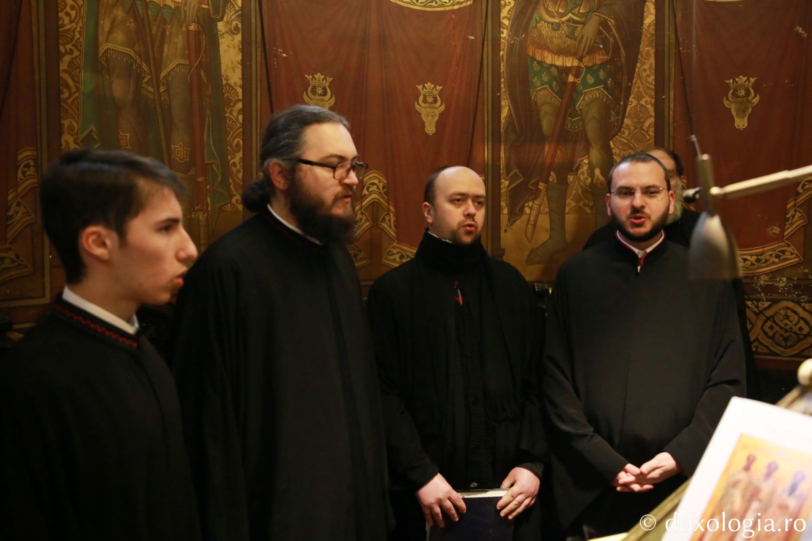 Mănăstirea închinată Sfinților Trei Ierarhi și-a celebrat astăzi hramul