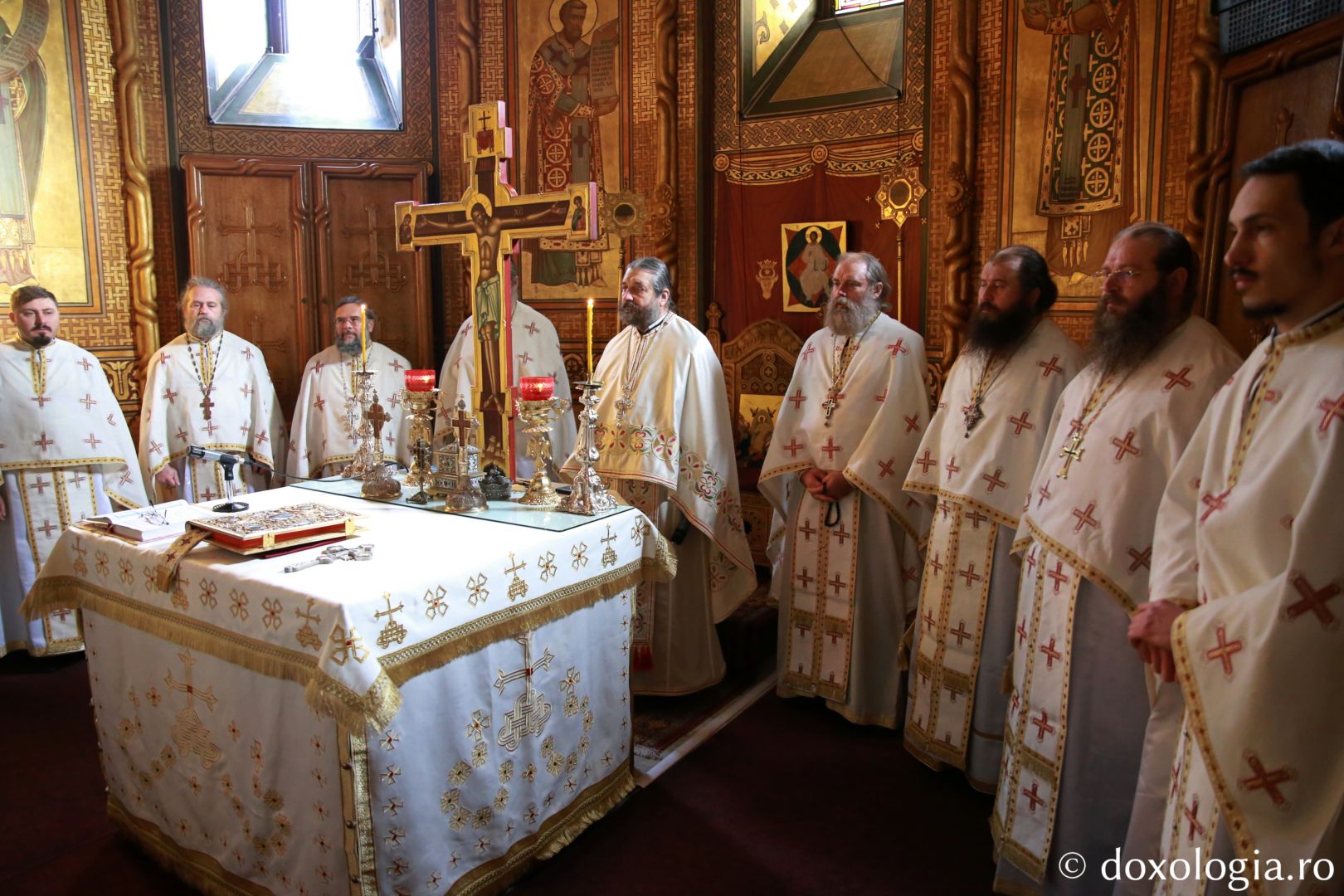 Mănăstirea închinată Sfinților Trei Ierarhi și-a celebrat astăzi hramul