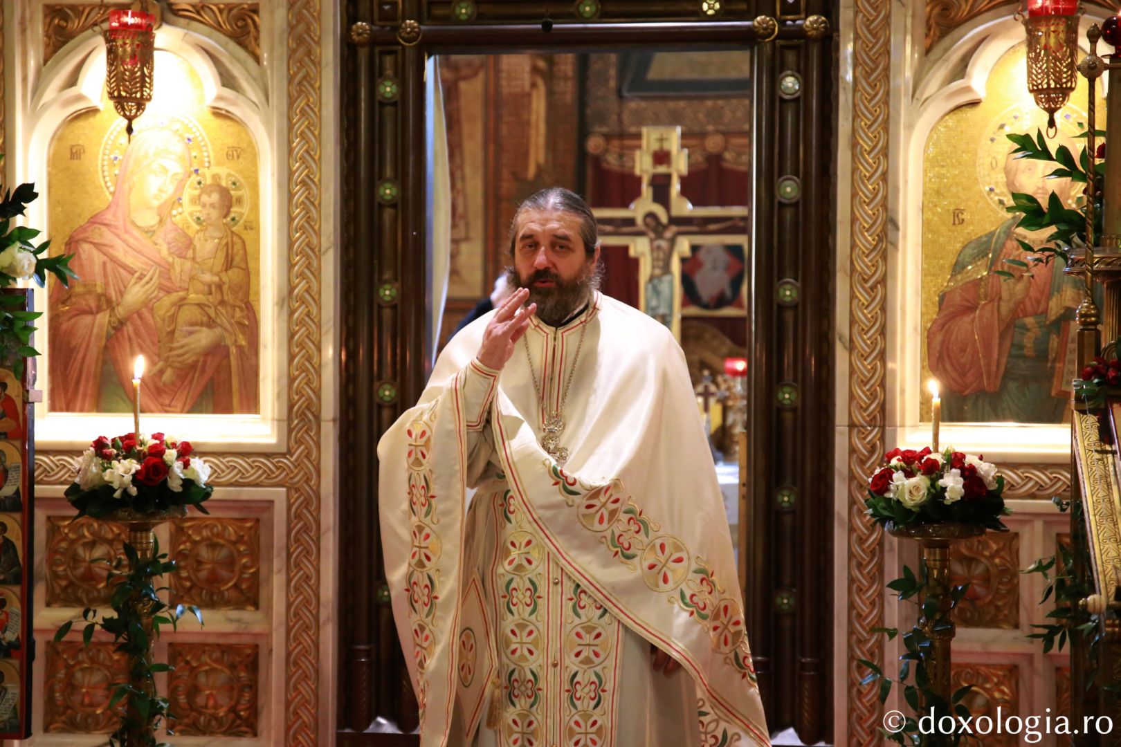 Mănăstirea închinată Sfinților Trei Ierarhi și-a celebrat astăzi hramul