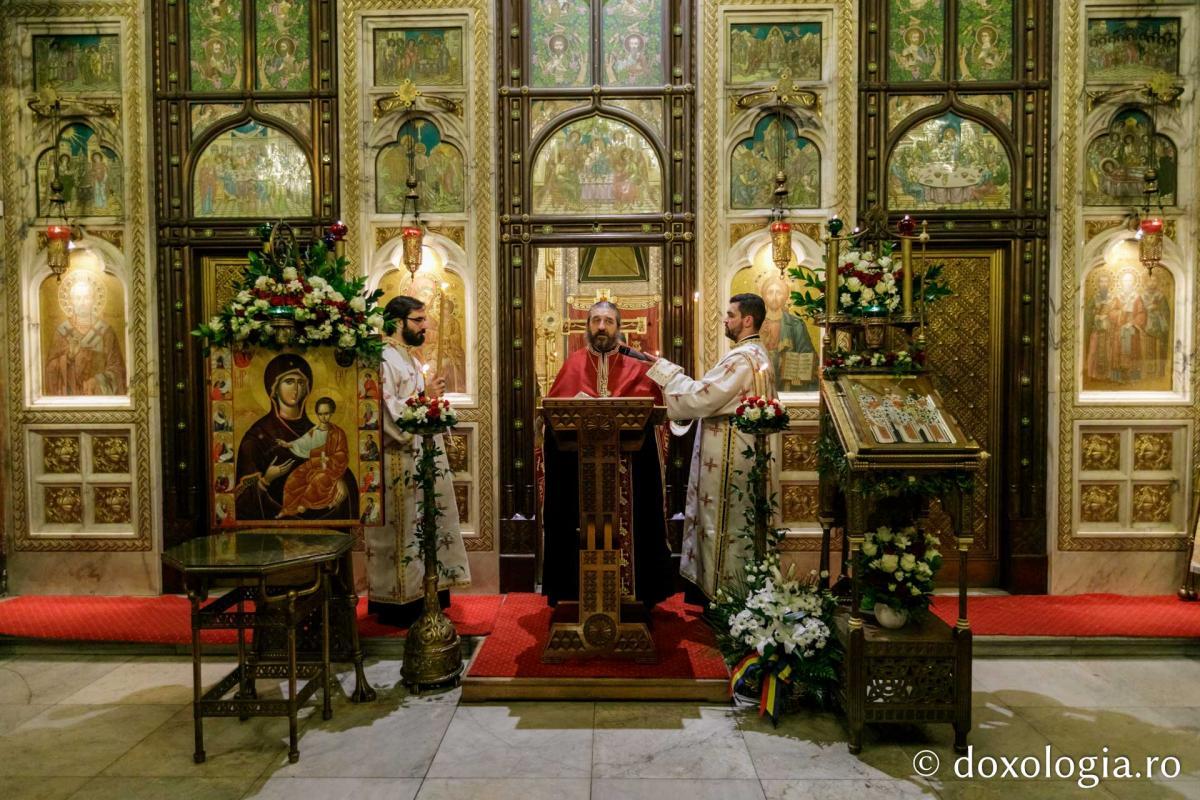 Mănăstirea închinată Sfinților Trei Ierarhi și-a celebrat astăzi hramul