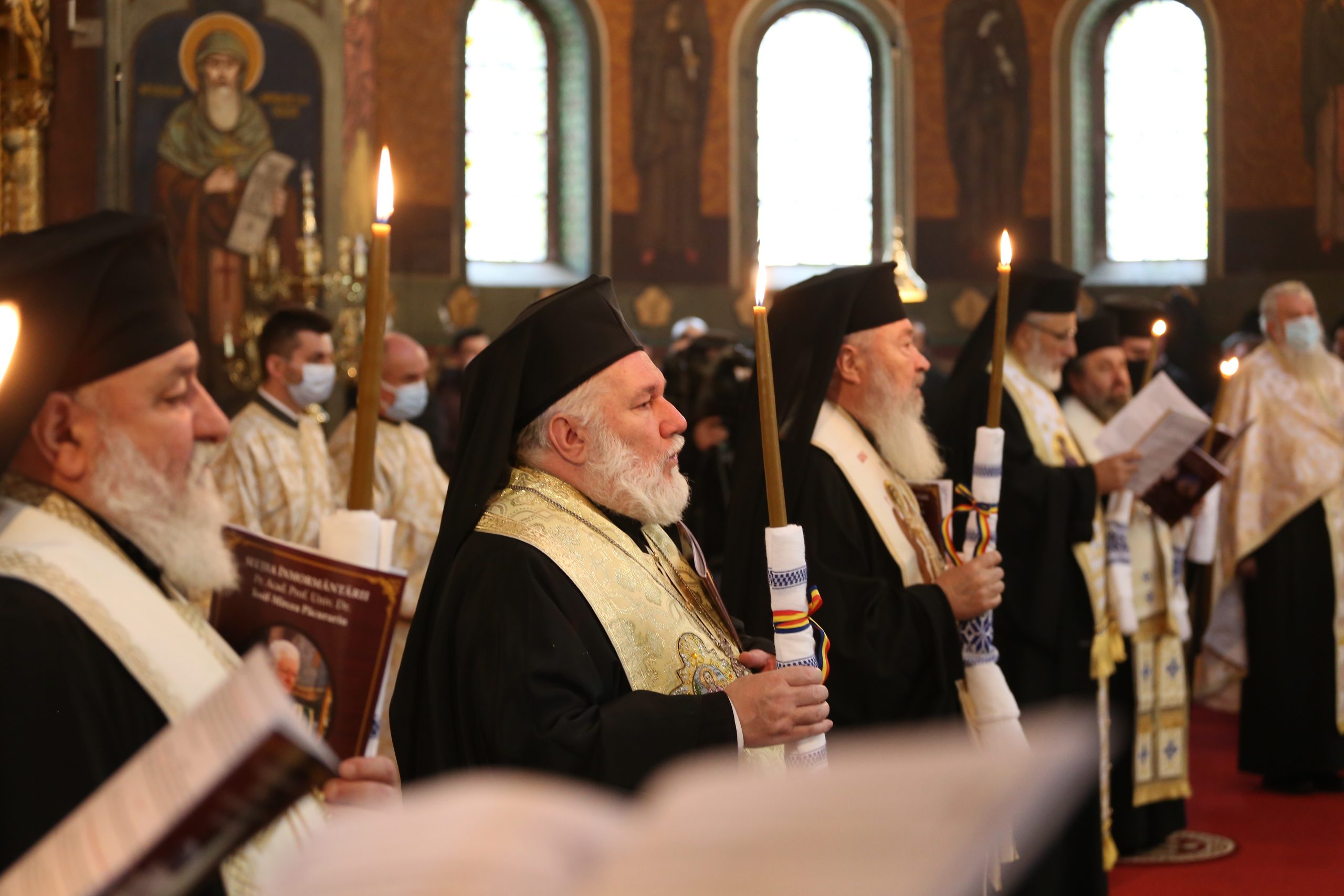 Părintele academician Mircea Păcurariu a fost condus pe drumul veșniciei