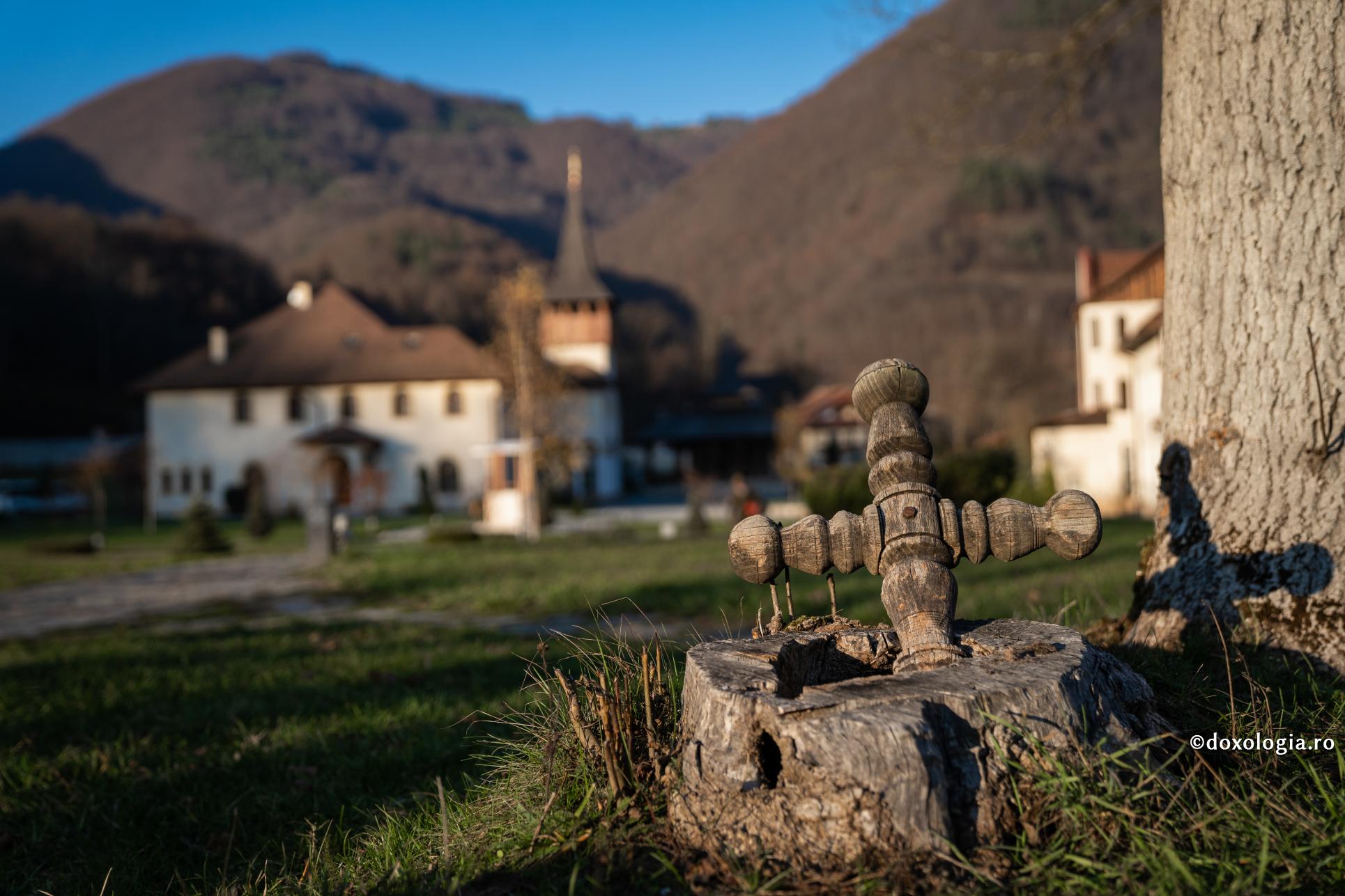 „Ridică ispitele și îndată nu mai e cine să se mântuiască”