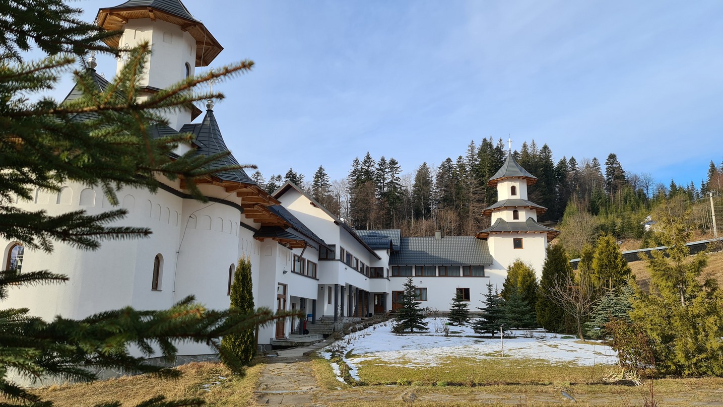 PS Părinte Damaschin, la mănăstirea cu rânduială athonită „Sfântul Daniil Sihastrul”: „Mântuirea nu se obține ușor”