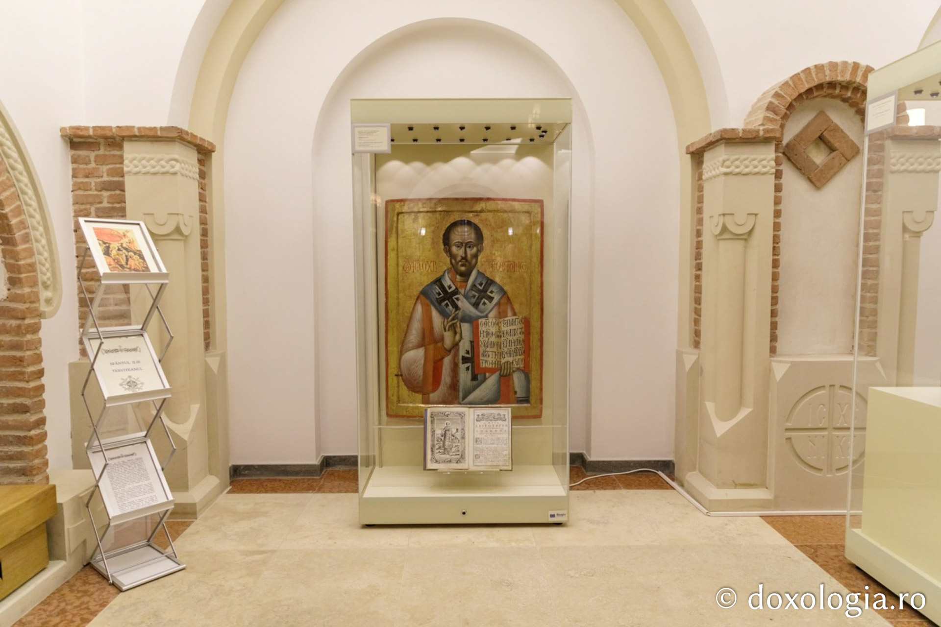 Icoana Sfântului Ioan Gură de Aur de la Biserica „Sfântul Sava” din Iași