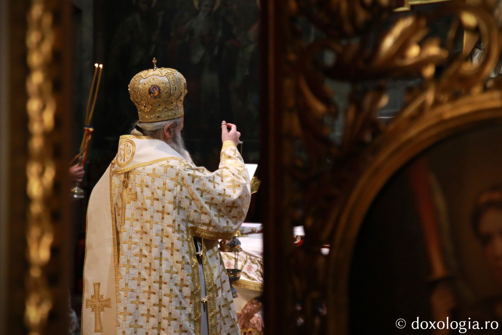 foto: Flavius Popa Părintele Mitropolit Teofan a slujit la Iași prima Sfântă Liturghie din noul an