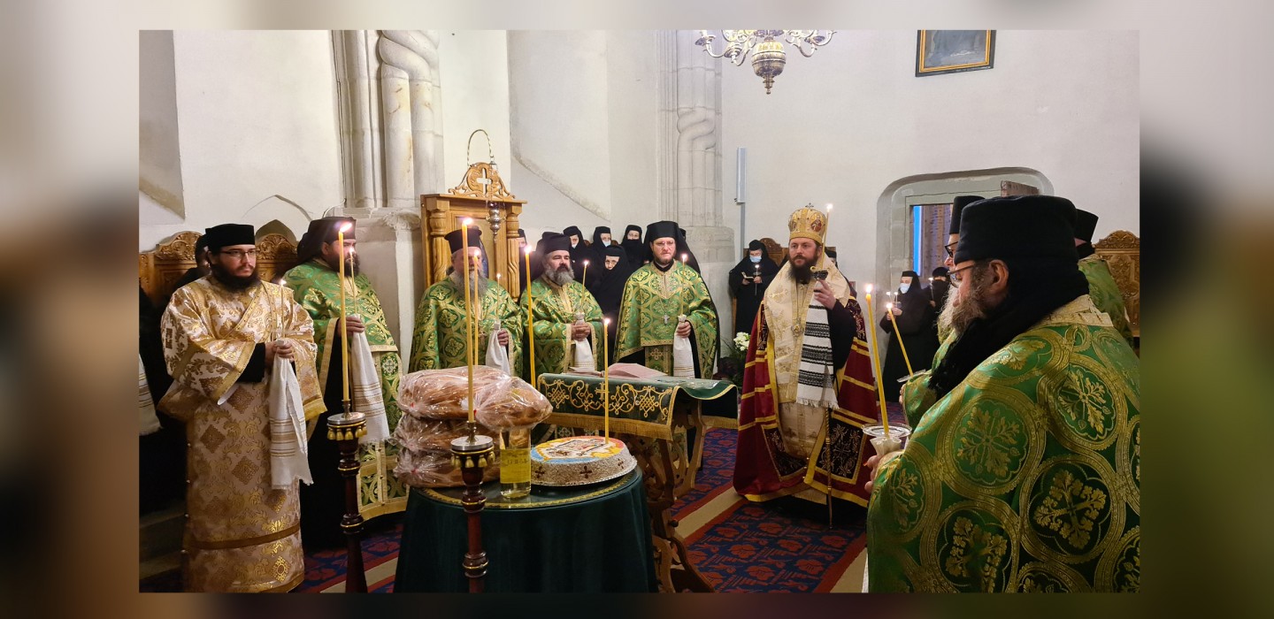 Sursă foto: www.arhiepiscopiasucevei.ro Parastas pentru sufletul vrednicului de pomenire mitropolit Anastasie Crimca