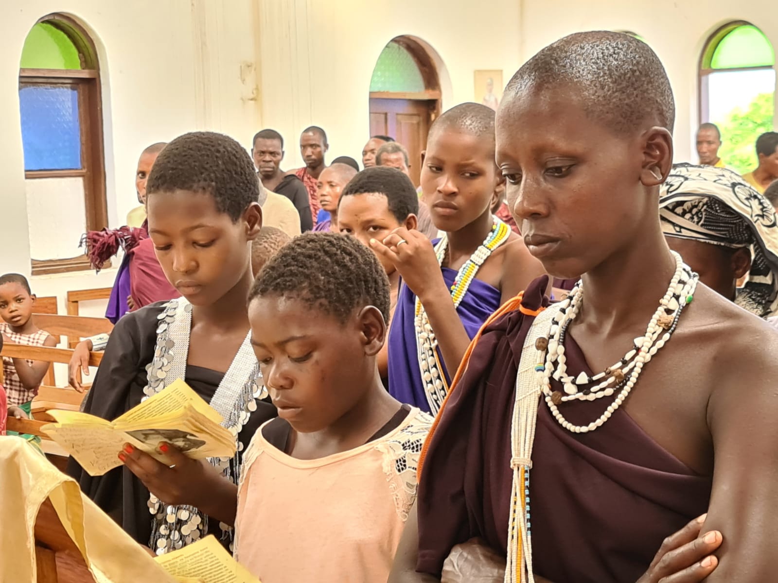 Povestiri din liniștea și din taina massailor