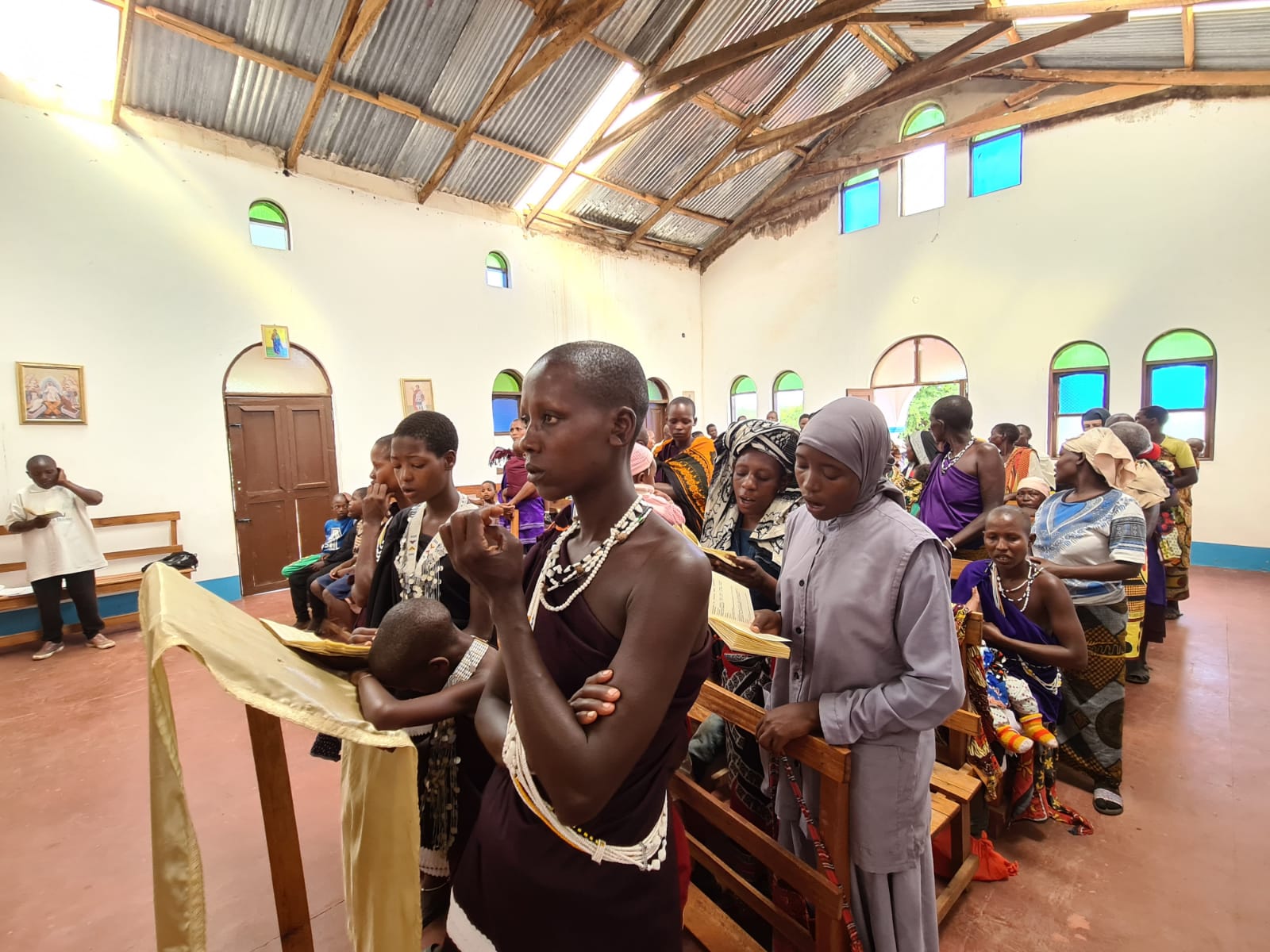 Povestiri din liniștea și din taina massailor