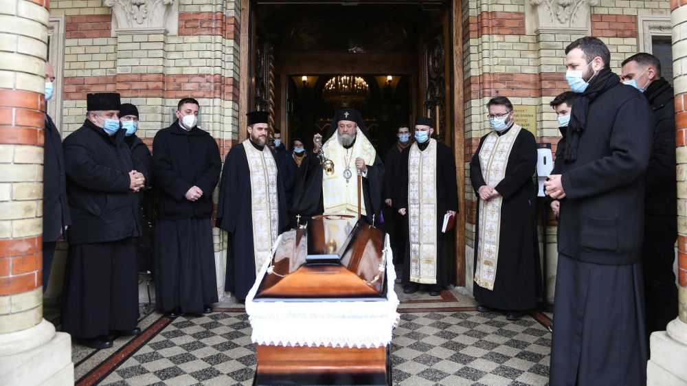 foto: basilica.ro/ Mitropolia Ardealului Pr. Mircea Păcurariu a fost depus în Catedrala din Sibiu. Programul funeraliilor