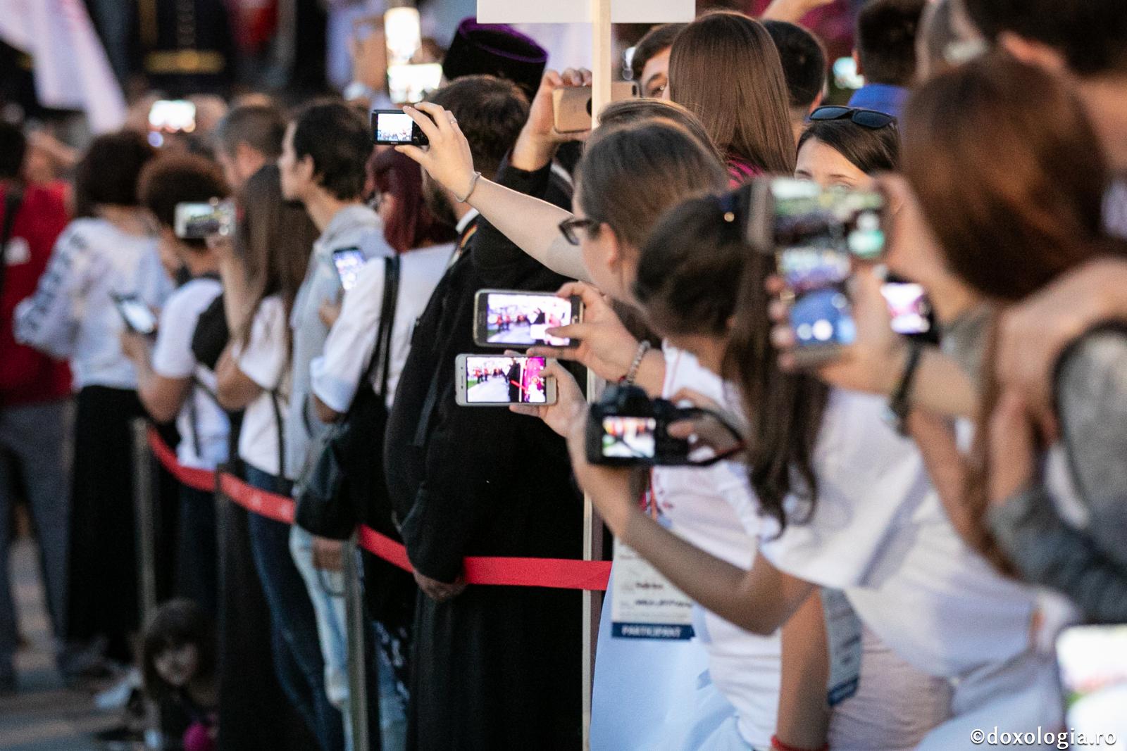 Reala noastră cădere în virtual