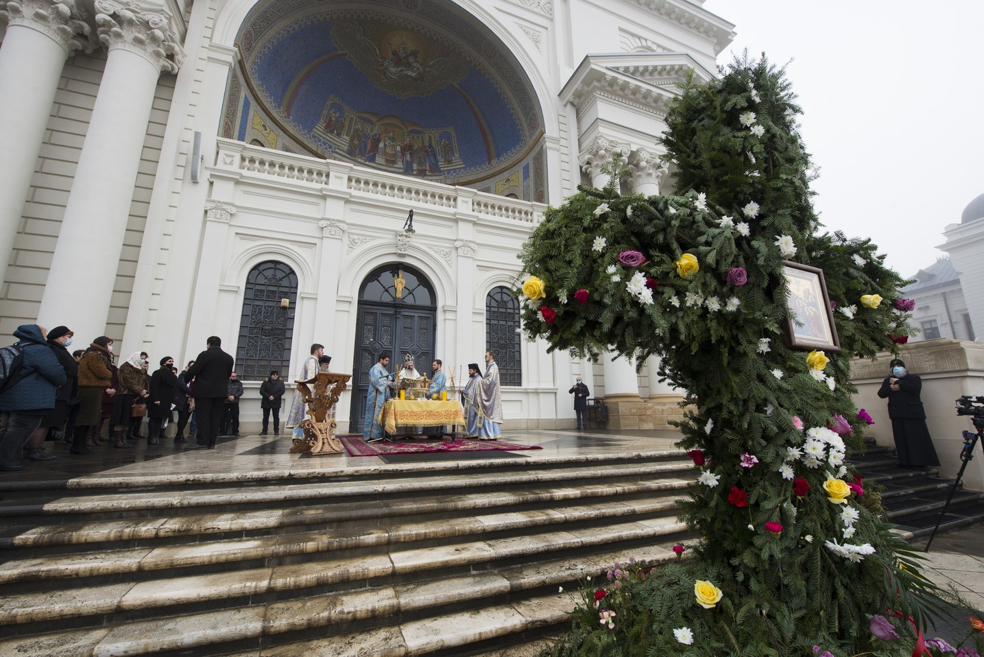 IPS Mitropolit Teofan, la slujba Bobotezei: „Se cuvine a nu ceda, a nu abandona lupta, a nu ne pierde curajul, și, Doamne ferește, a nu deznădăjdui”