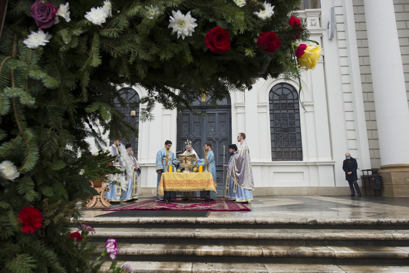 IPS Mitropolit Teofan, la slujba Bobotezei: „Se cuvine a nu ceda, a nu abandona lupta, a nu ne pierde curajul, și, Doamne ferește, a nu deznădăjdui”