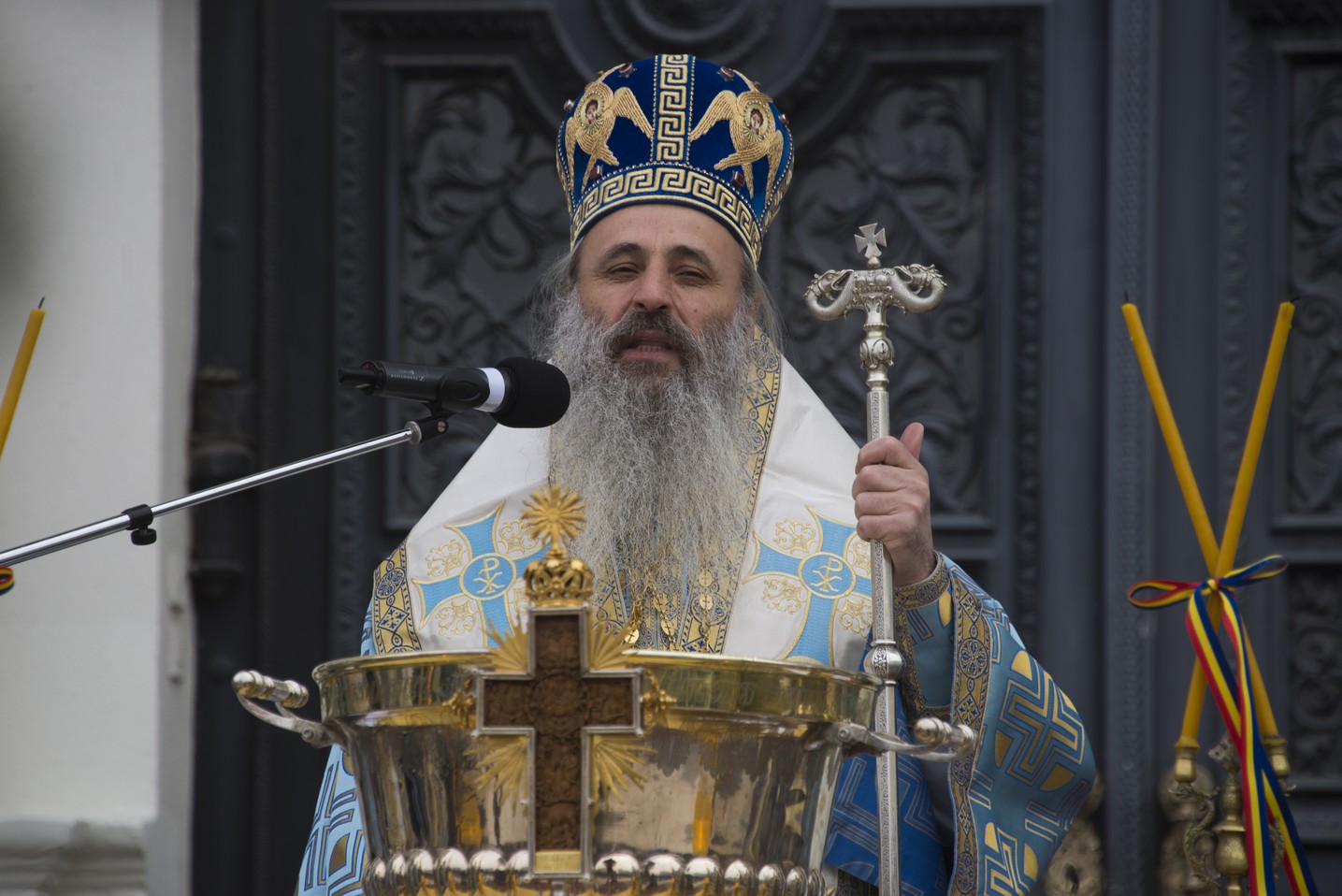 IPS Mitropolit Teofan, la slujba Bobotezei: „Se cuvine a nu ceda, a nu abandona lupta, a nu ne pierde curajul, și, Doamne ferește, a nu deznădăjdui”