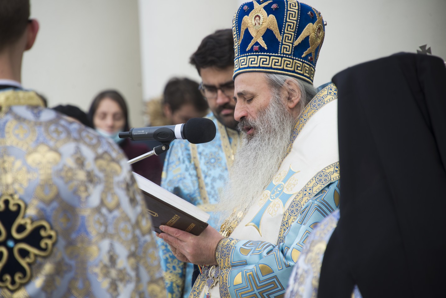 IPS Mitropolit Teofan, la slujba Bobotezei: „Se cuvine a nu ceda, a nu abandona lupta, a nu ne pierde curajul, și, Doamne ferește, a nu deznădăjdui”