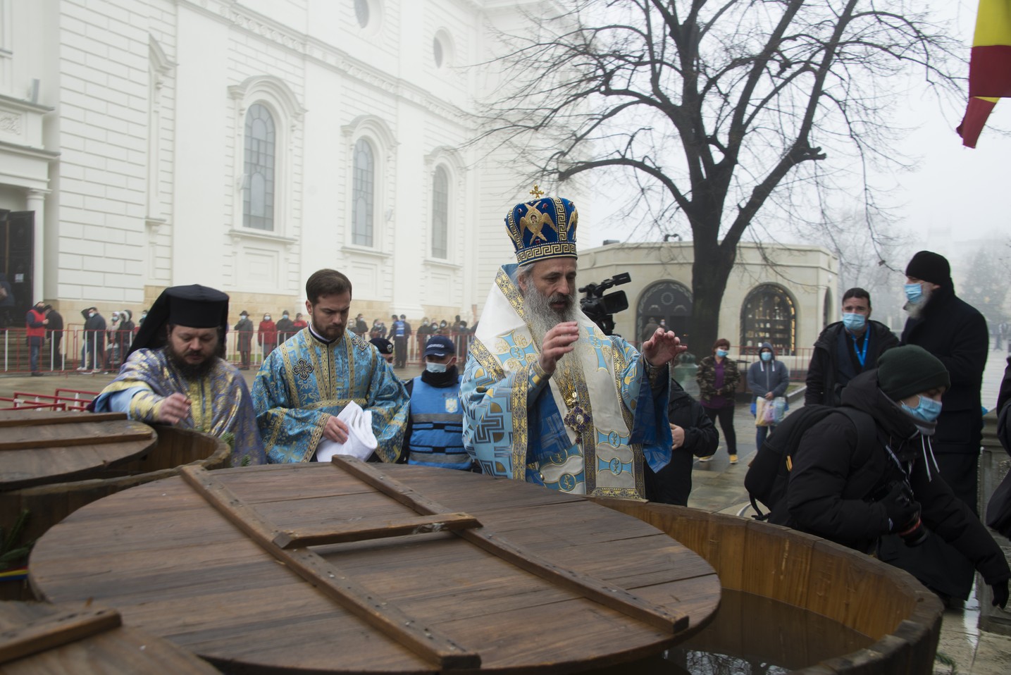 IPS Mitropolit Teofan, la slujba Bobotezei: „Se cuvine a nu ceda, a nu abandona lupta, a nu ne pierde curajul, și, Doamne ferește, a nu deznădăjdui”