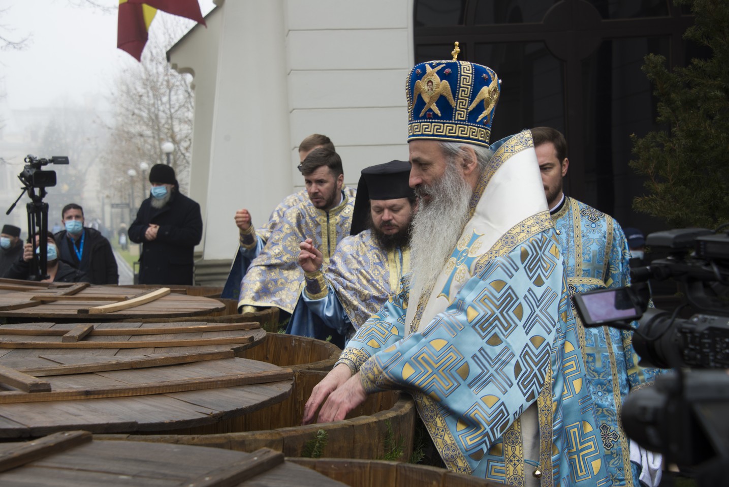 IPS Mitropolit Teofan, la slujba Bobotezei: „Se cuvine a nu ceda, a nu abandona lupta, a nu ne pierde curajul, și, Doamne ferește, a nu deznădăjdui”