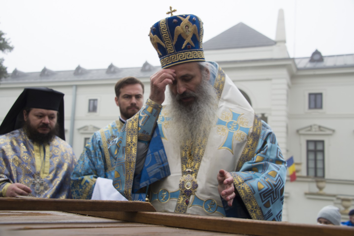 IPS Mitropolit Teofan, la slujba Bobotezei: „Se cuvine a nu ceda, a nu abandona lupta, a nu ne pierde curajul, și, Doamne ferește, a nu deznădăjdui”