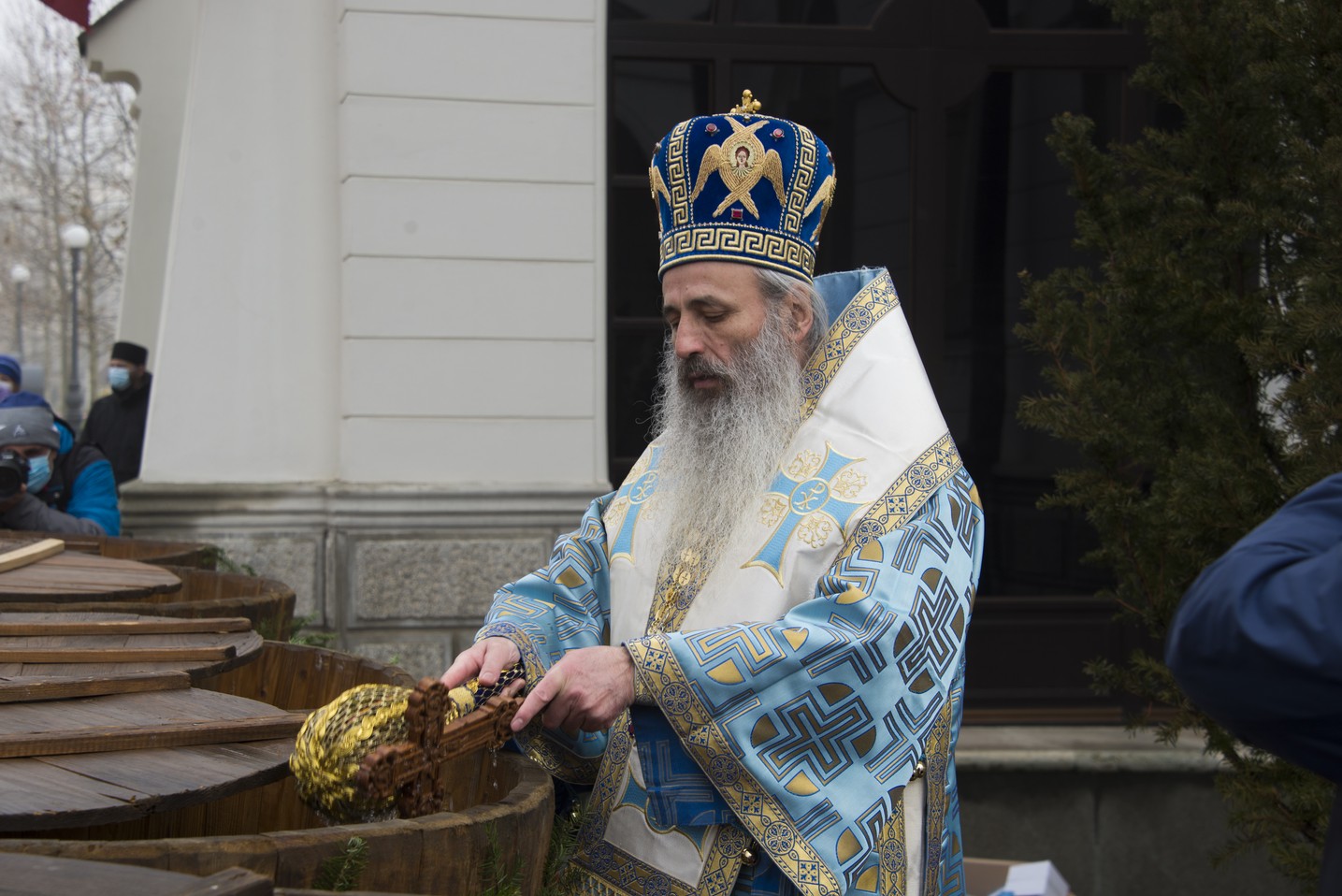 IPS Mitropolit Teofan, la slujba Bobotezei: „Se cuvine a nu ceda, a nu abandona lupta, a nu ne pierde curajul, și, Doamne ferește, a nu deznădăjdui”