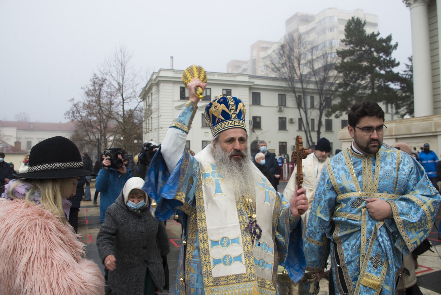 IPS Mitropolit Teofan, la slujba Bobotezei: „Se cuvine a nu ceda, a nu abandona lupta, a nu ne pierde curajul, și, Doamne ferește, a nu deznădăjdui”