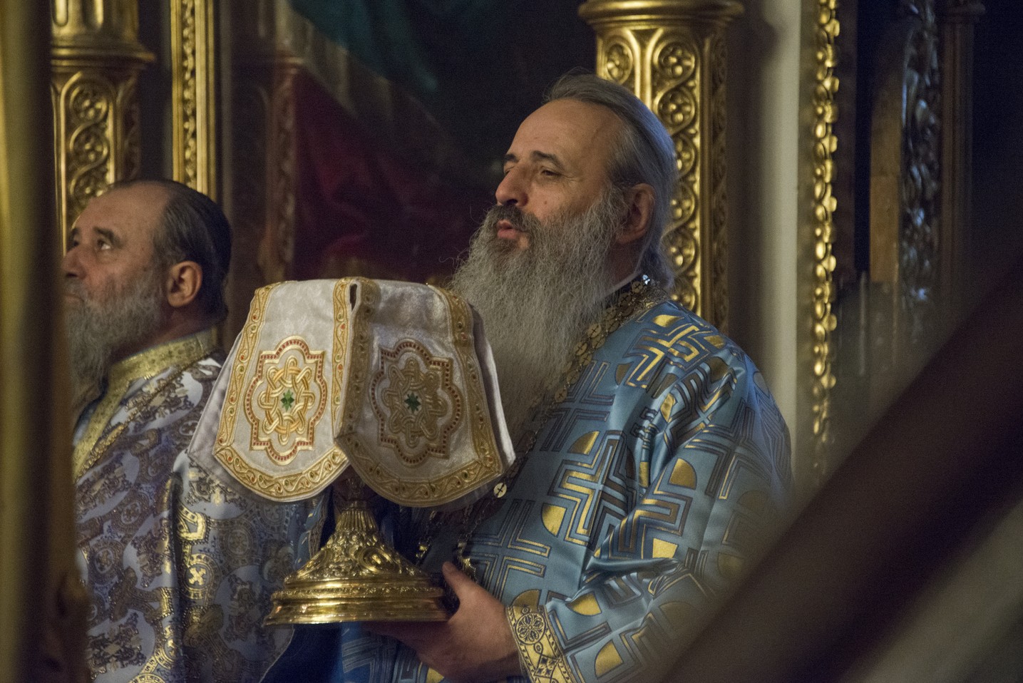 IPS Mitropolit Teofan, la slujba Bobotezei: „Se cuvine a nu ceda, a nu abandona lupta, a nu ne pierde curajul, și, Doamne ferește, a nu deznădăjdui”