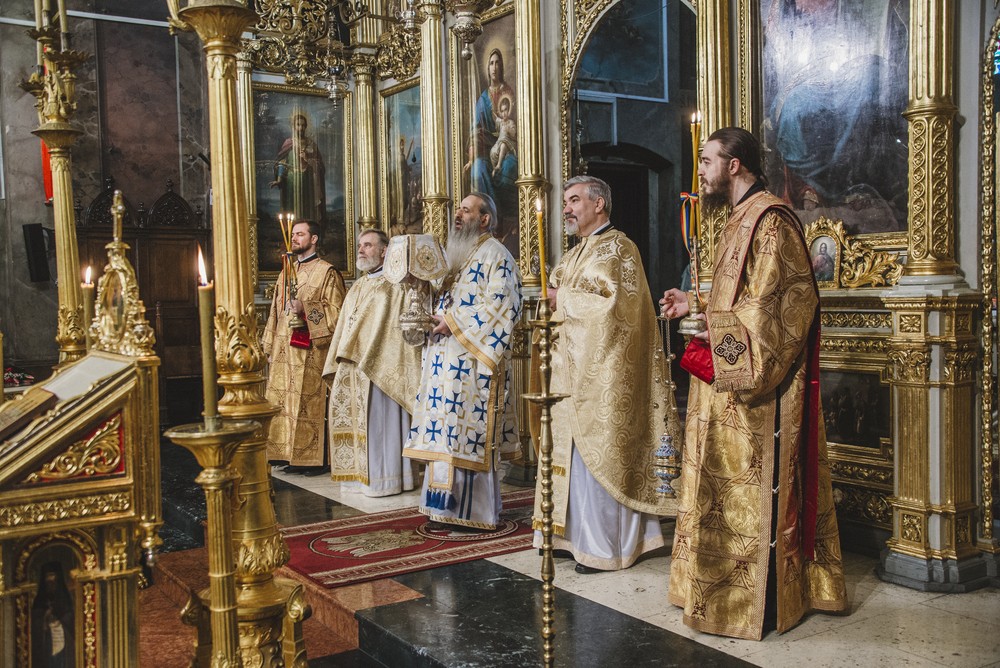 „Treimea de arhierei”, cinstită la Facultatea de Teologie din Iași prin Liturghie arhierească