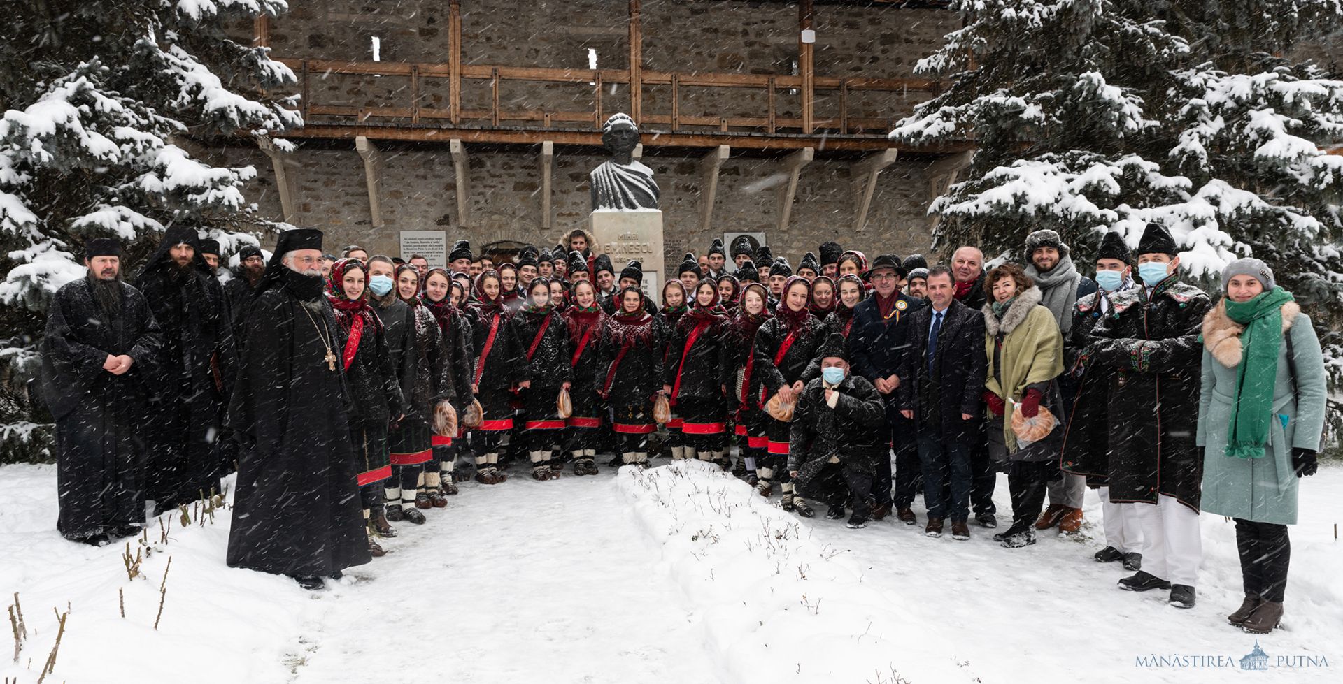 Poetul Mihai Eminescu a fost comemorat la Mănăstirea Putna