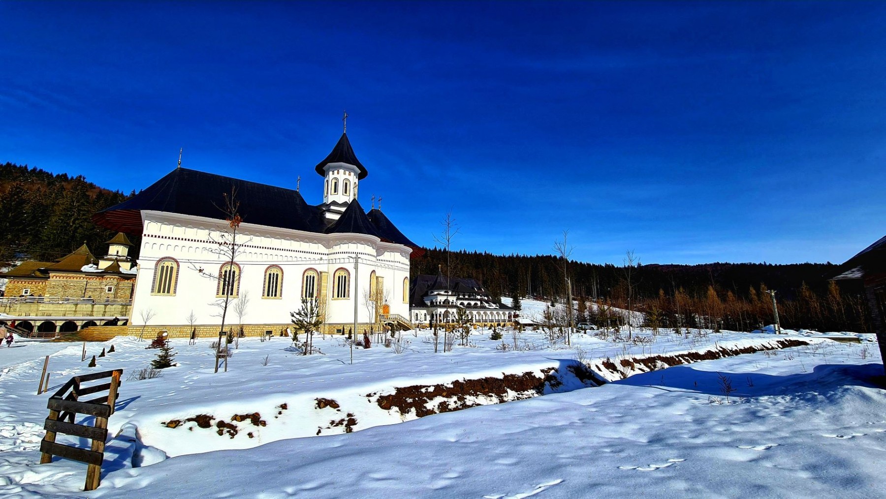 Liturghie arhierească la Mănăstirea Sihăstria Putnei