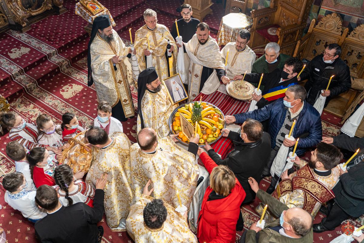 Arhiereul Ilarion Mircea Băcăuanul, pomenit la Catedrala Arhiepiscopală din Roman