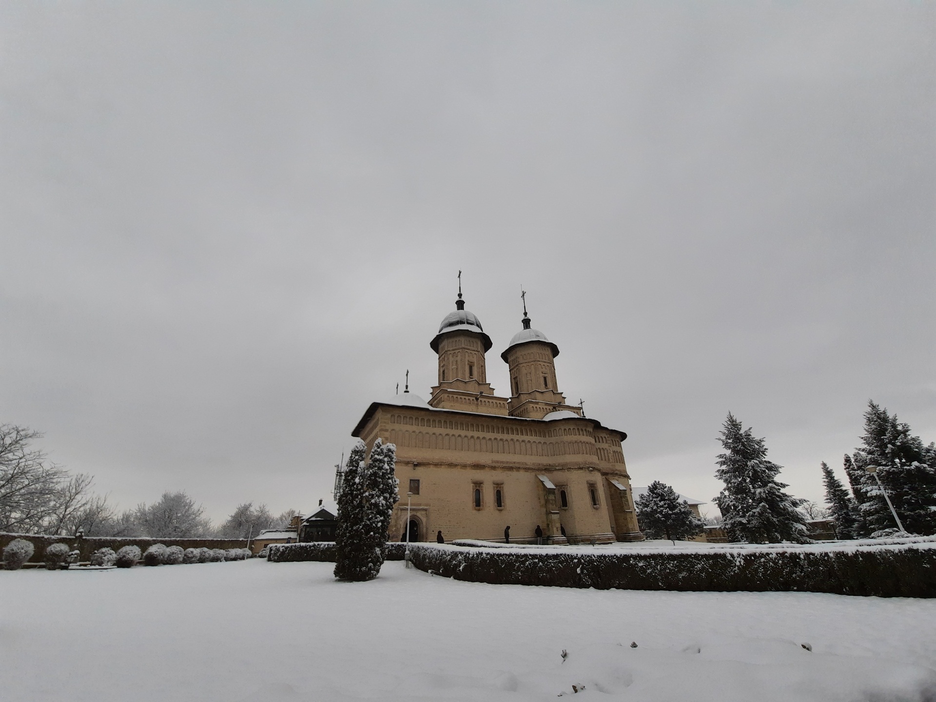 Biserica Mănăstirii Cetățuia / Foto: Lucian Apopei Slujbă de pomenire pentru părintele Teofan Merlă
