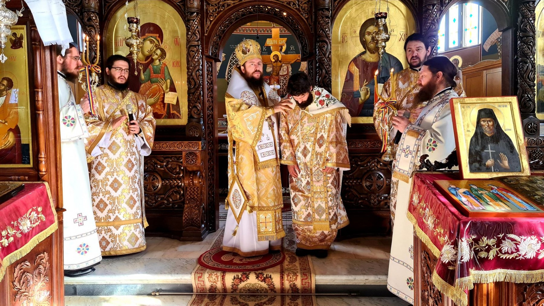 Liturghie arhierească la Mănăstirea Sihăstria Putnei