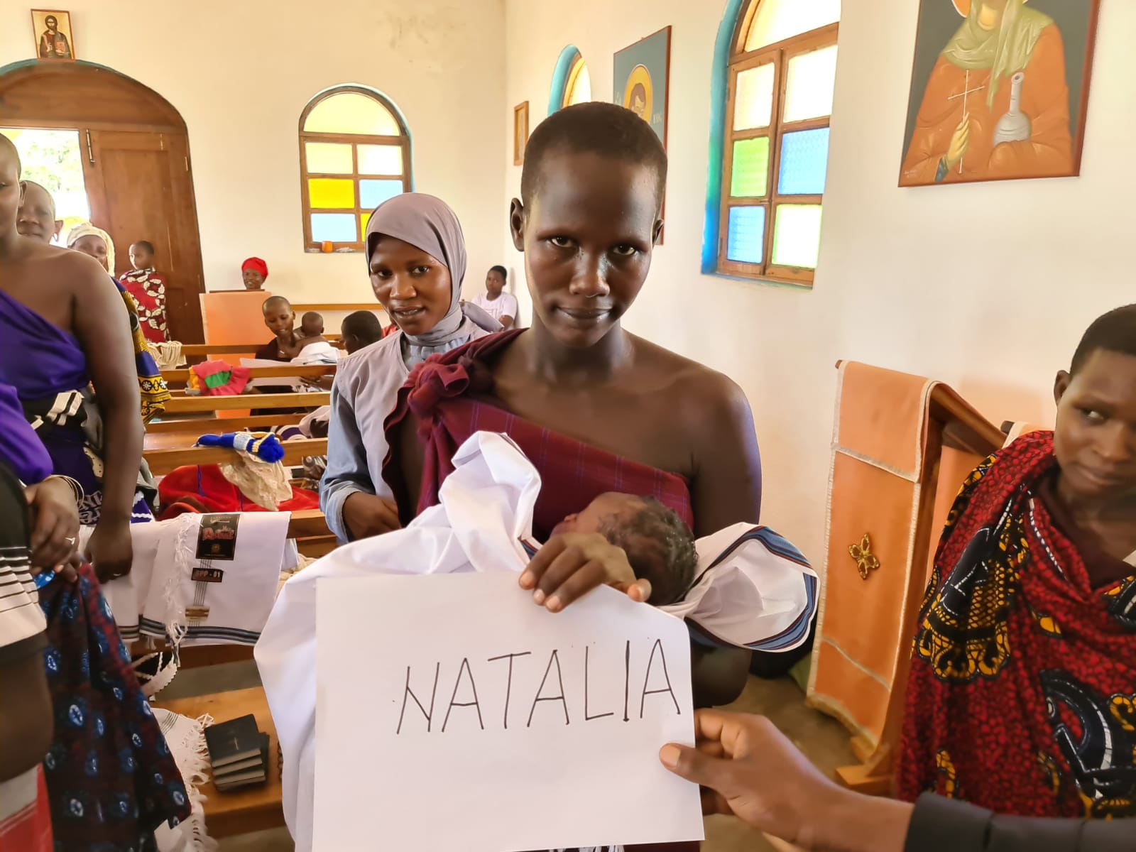 Din apă și din Duh - botez pentru 12 copii de massai