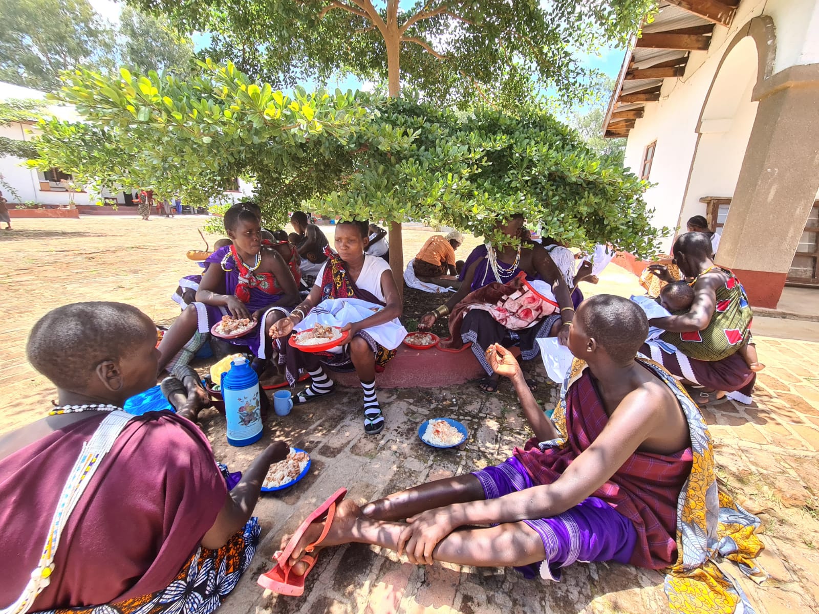 Din apă și din Duh - botez pentru 12 copii de massai