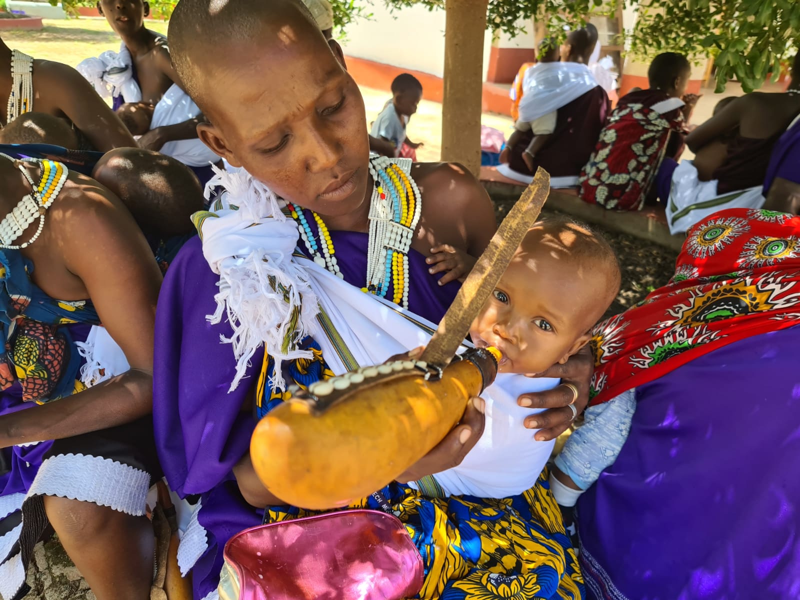 Din apă și din Duh - botez pentru 12 copii de massai