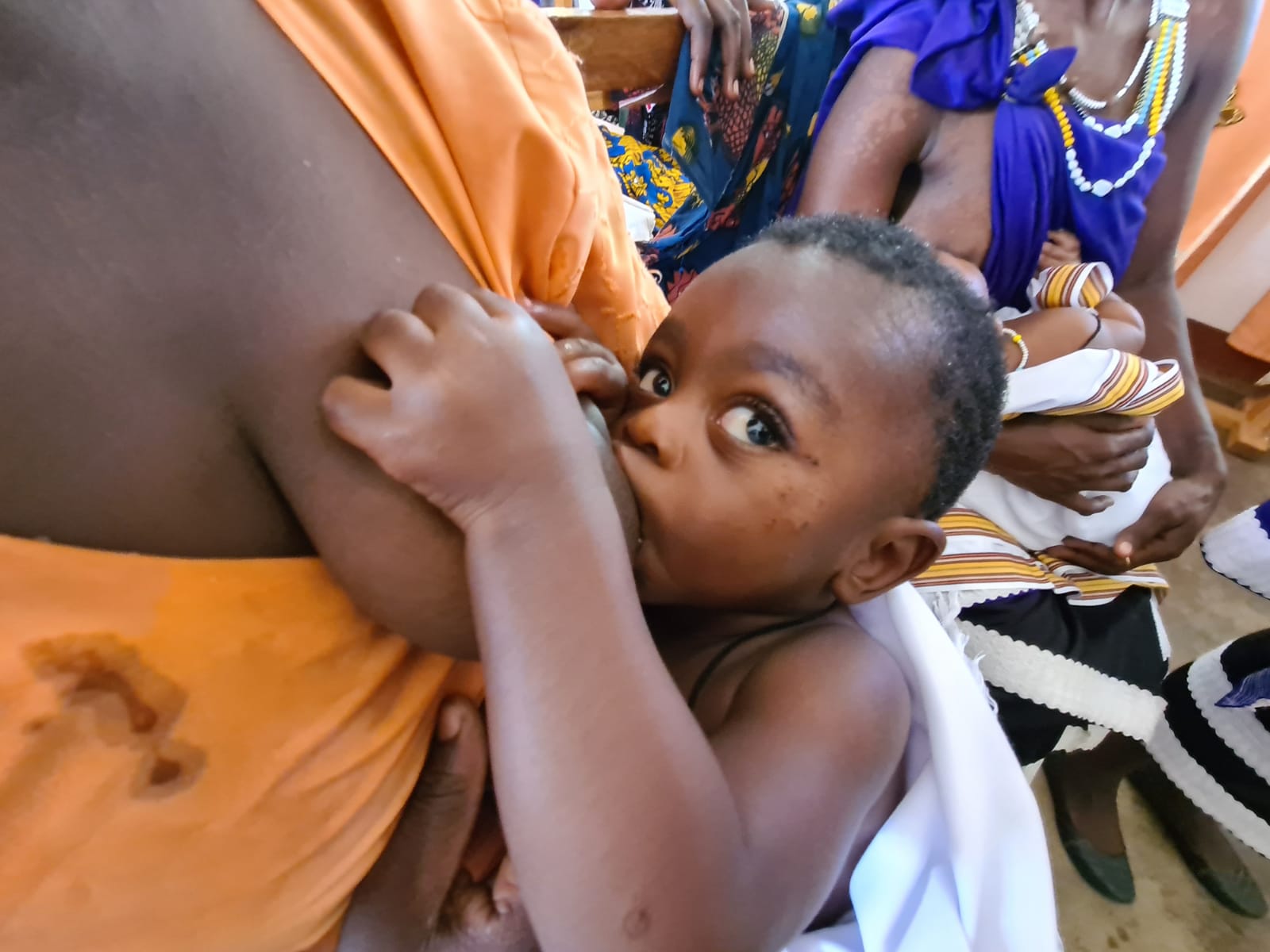 Din apă și din Duh - botez pentru 12 copii de massai