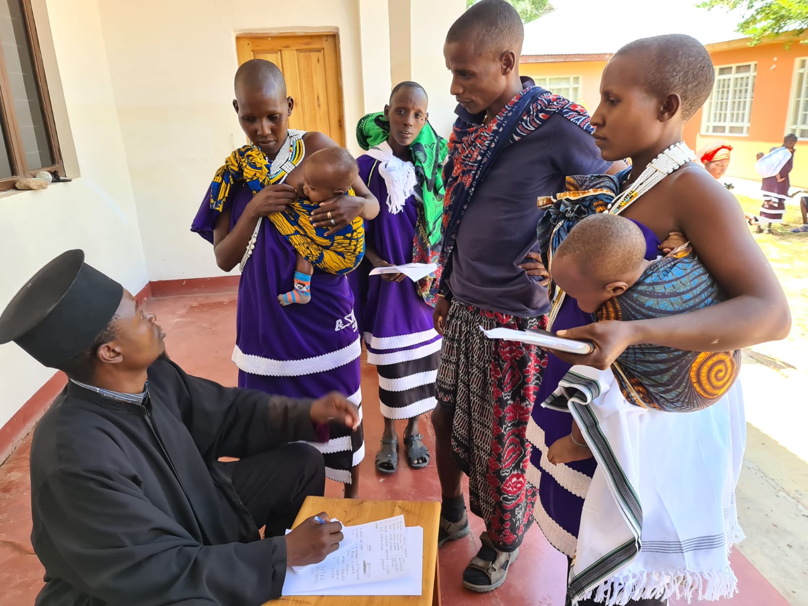 Din apă și din Duh - botez pentru 12 copii de massai