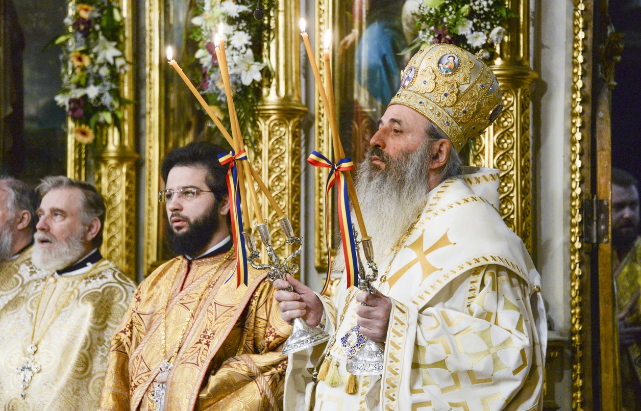 Hramul istoric al Catedralei mitropolitane din Iași, sărbătorit în prezența a șapte arhierei