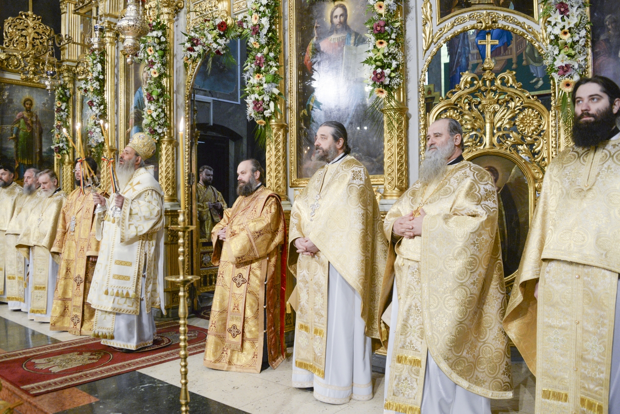Hramul istoric al Catedralei mitropolitane din Iași, sărbătorit în prezența a șapte arhierei