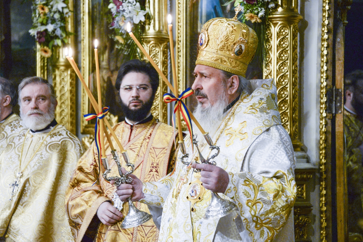 Hramul istoric al Catedralei mitropolitane din Iași, sărbătorit în prezența a șapte arhierei